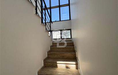Müstakil Bahçeli Havuzlu 4+1 Satılık Villa