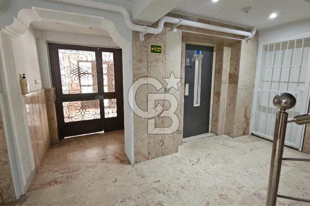 Girne Caddesi Soğukkuyu Mahallesinde Satılık 4+1 ara kat daire
