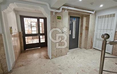 Girne Caddesi Soğukkuyu Mahallesinde Satılık 4+1 ara kat daire