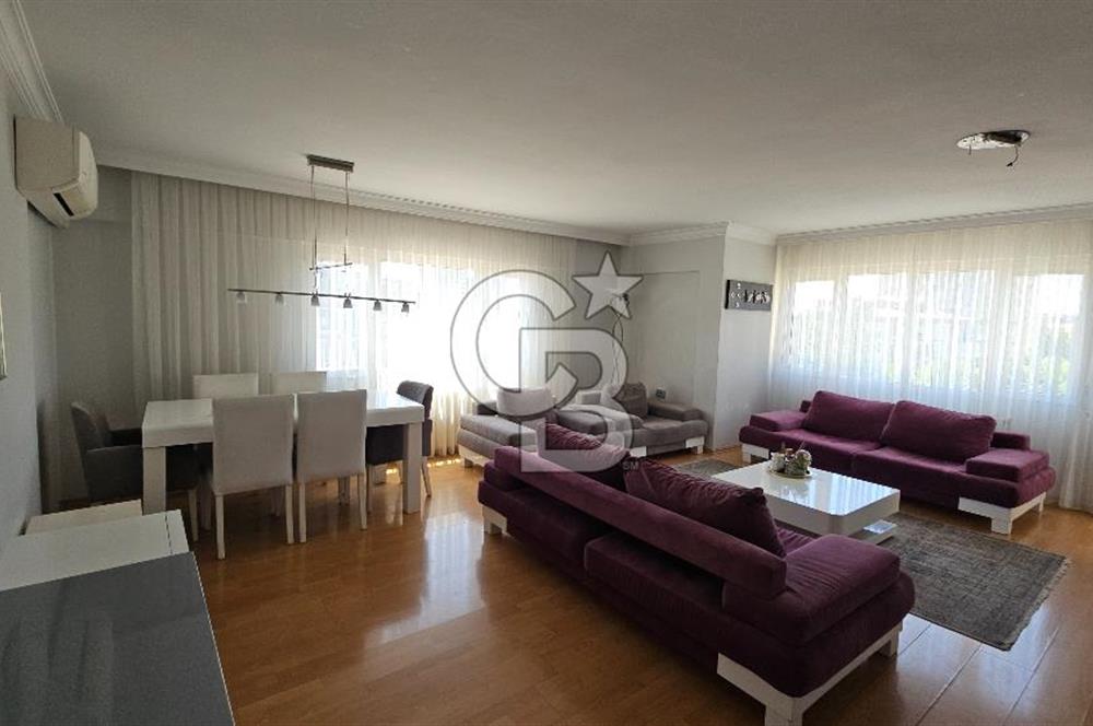 Girne Caddesi Soğukkuyu Mahallesinde Satılık 4+1 ara kat daire