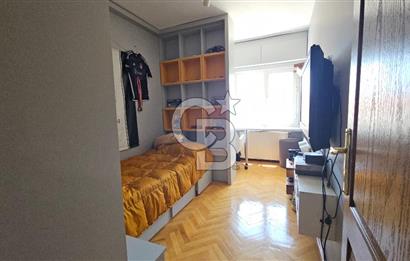 Girne Caddesi Soğukkuyu Mahallesinde Satılık 4+1 ara kat daire