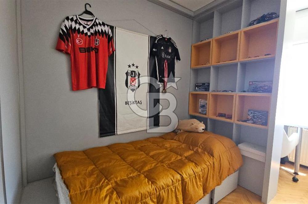Girne Caddesi Soğukkuyu Mahallesinde Satılık 4+1 ara kat daire