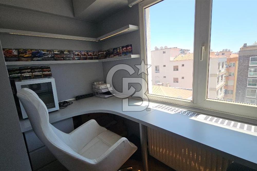 Girne Caddesi Soğukkuyu Mahallesinde Satılık 4+1 ara kat daire