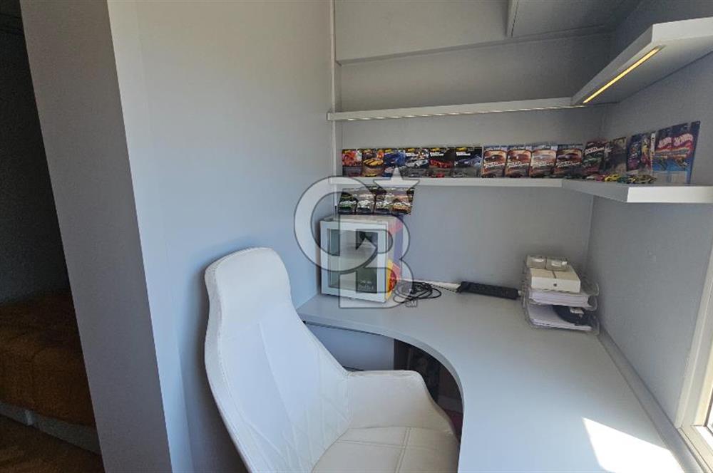 Girne Caddesi Soğukkuyu Mahallesinde Satılık 4+1 ara kat daire