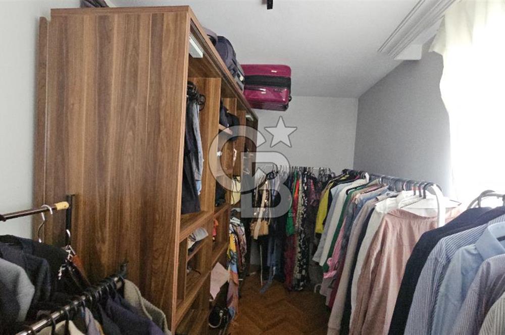 Girne Caddesi Soğukkuyu Mahallesinde Satılık 4+1 ara kat daire