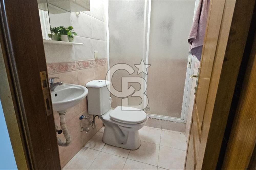 Girne Caddesi Soğukkuyu Mahallesinde Satılık 4+1 ara kat daire