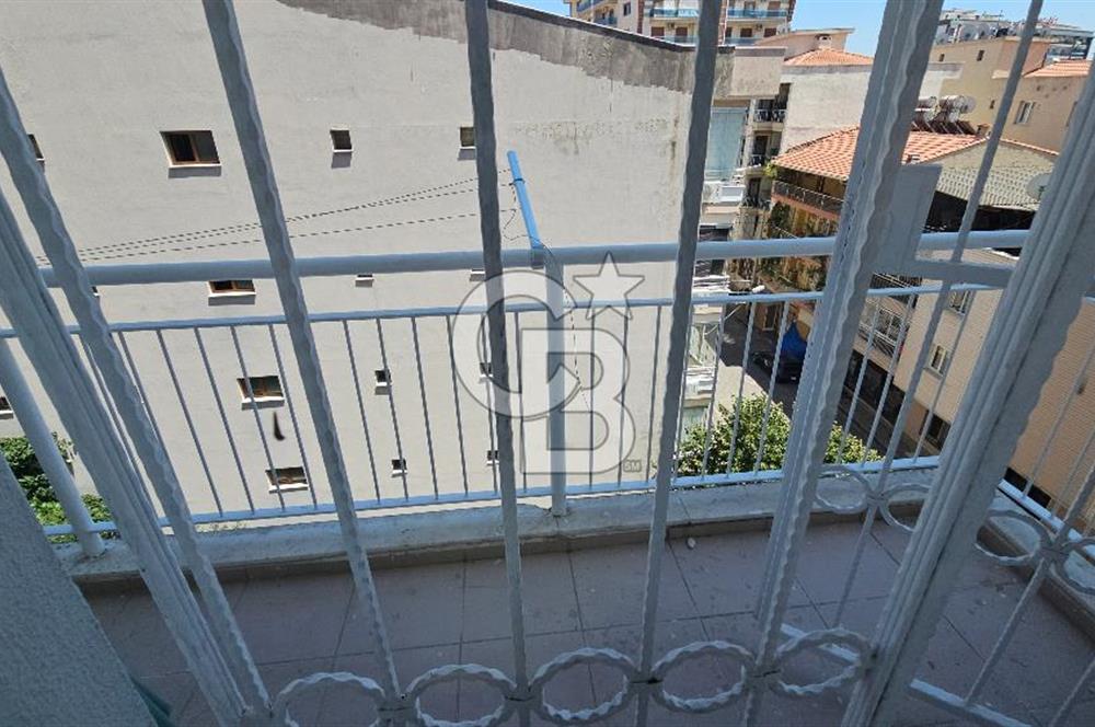 Girne Caddesi Soğukkuyu Mahallesinde Satılık 4+1 ara kat daire