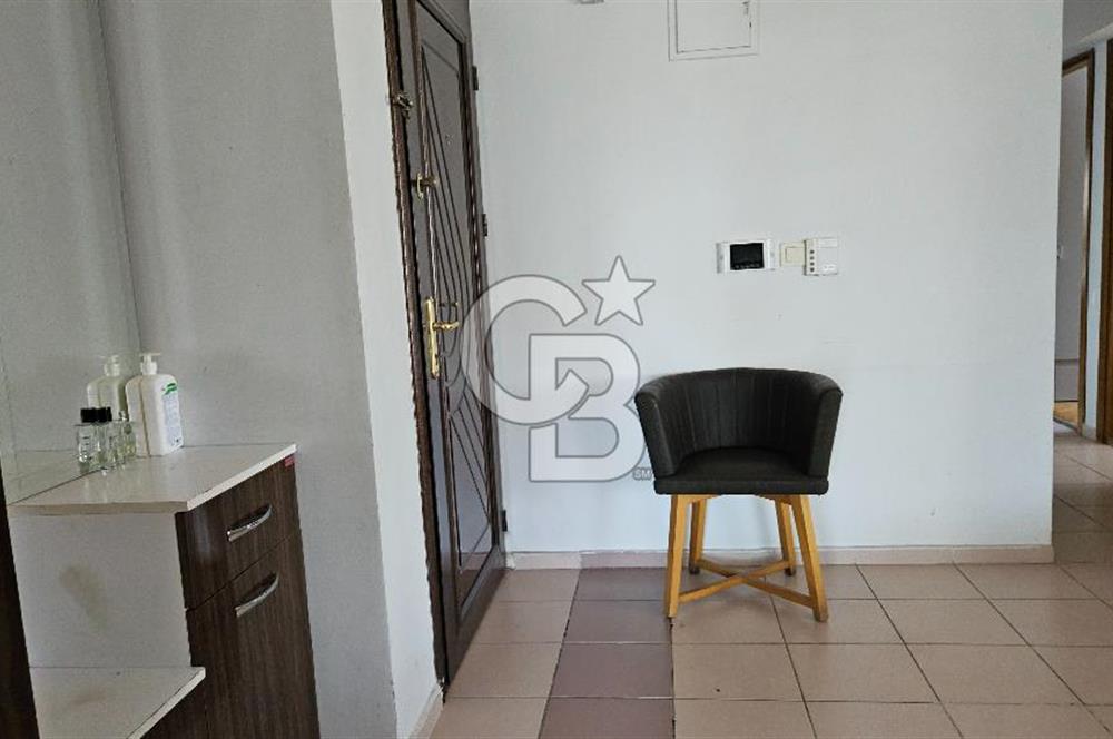 Girne Caddesi Soğukkuyu Mahallesinde Satılık 4+1 ara kat daire