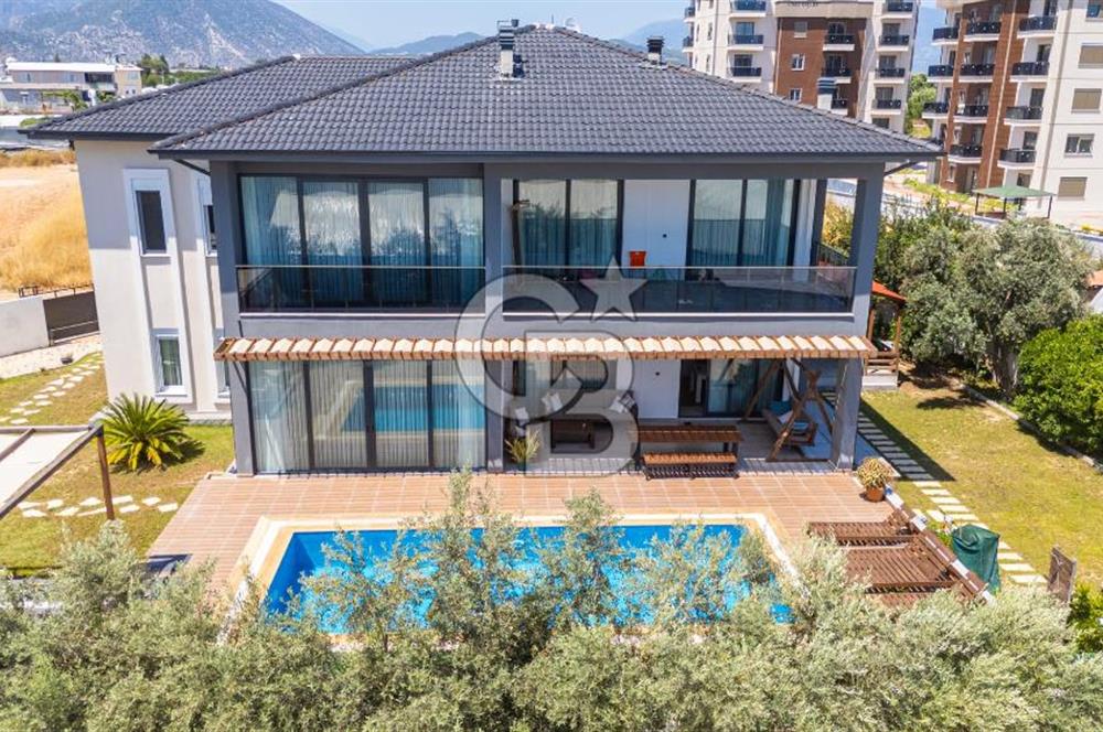 ANTALYA FİNİKE'DE SATILIK ULTRA LÜKS VİLLA