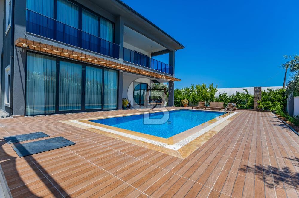 ANTALYA FİNİKE'DE SATILIK ULTRA LÜKS VİLLA