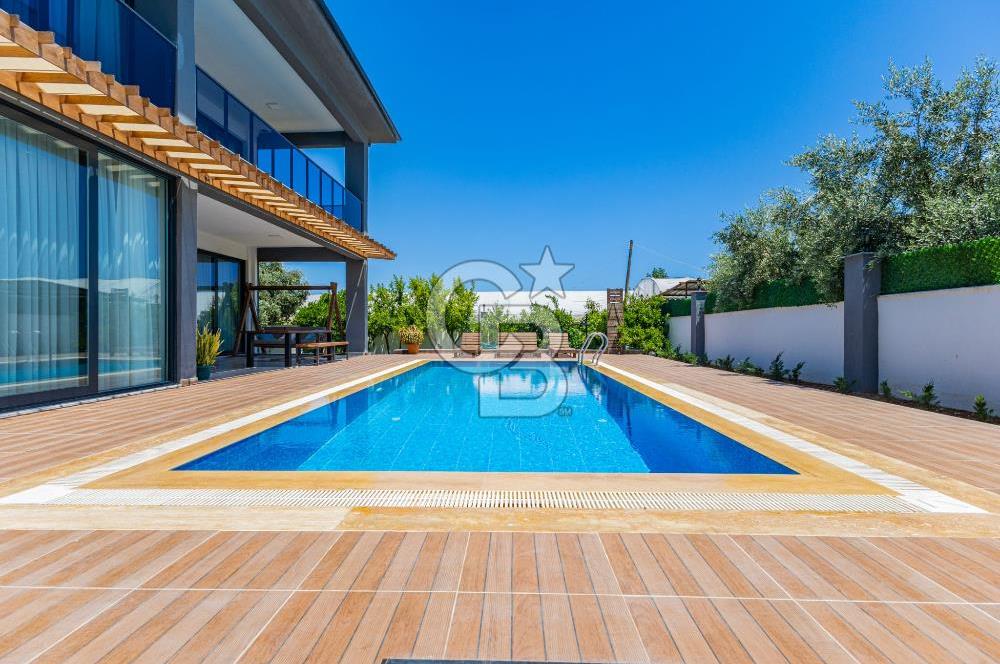 ANTALYA FİNİKE'DE SATILIK ULTRA LÜKS VİLLA