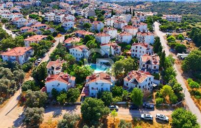 DATÇA MERKEZ – YELKEN SİTESİNDE HAVUZLU MÜSTAKİL 4+1 VİLLA