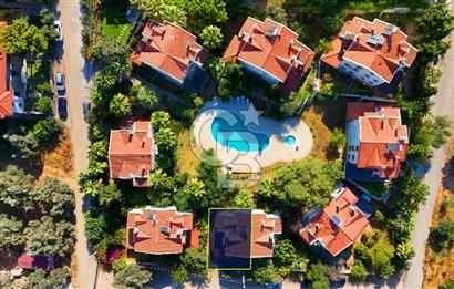 DATÇA MERKEZ – YELKEN SİTESİNDE HAVUZLU MÜSTAKİL 4+1 VİLLA