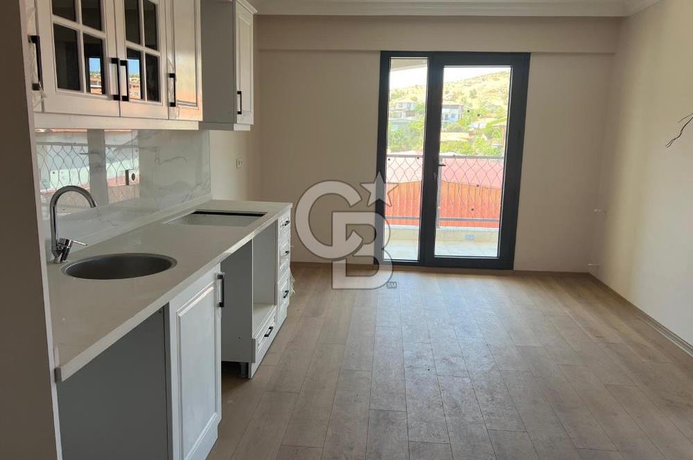Foça Yenibağarasında Kiralık 1+1 Daire