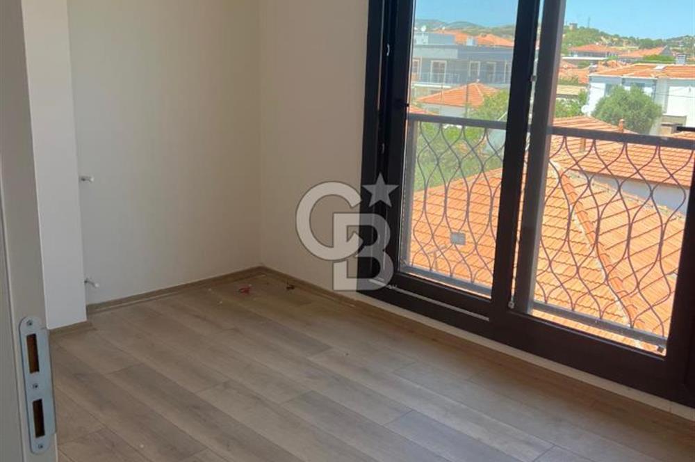 Foça Yenibağarasında Kiralık 1+1 Daire