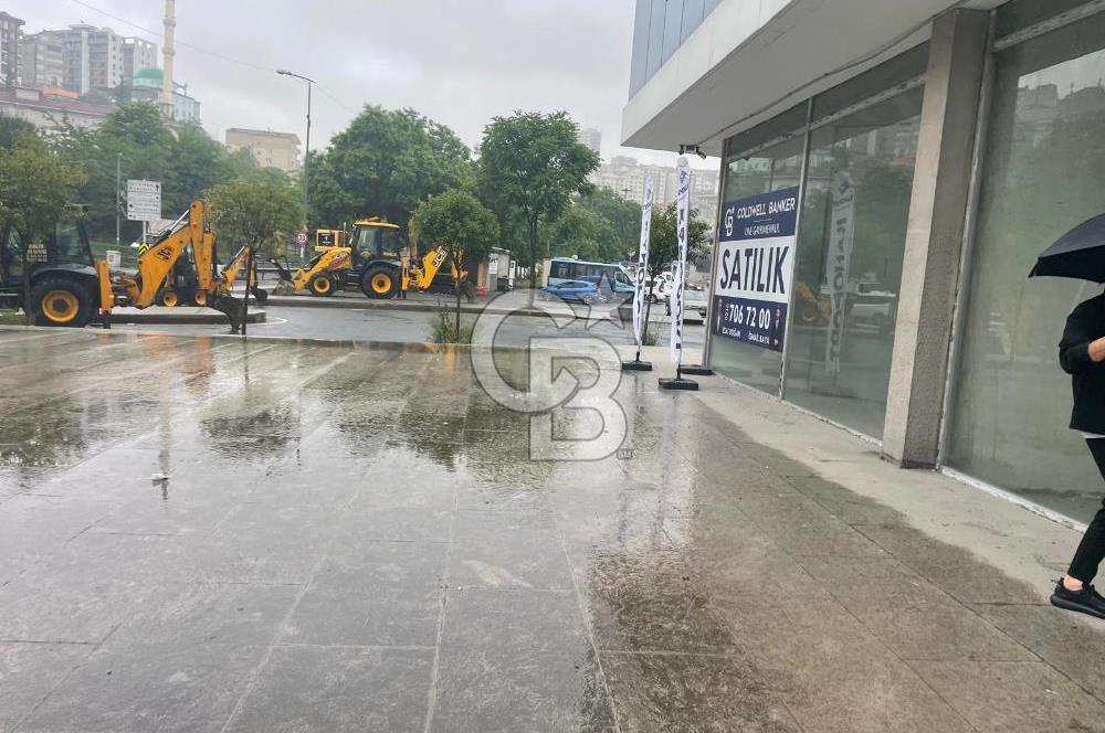 Muhteşem lokasyonda satılık ticari