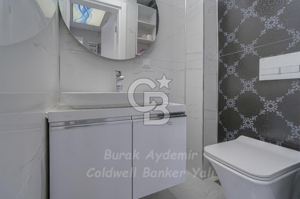  Dikili Cumhuriyet Mahallesi’nde 6+1 Müstakil Tripleks Villa – 300 m² Arsa Paylı, Otoparklı, 3 Teraslı