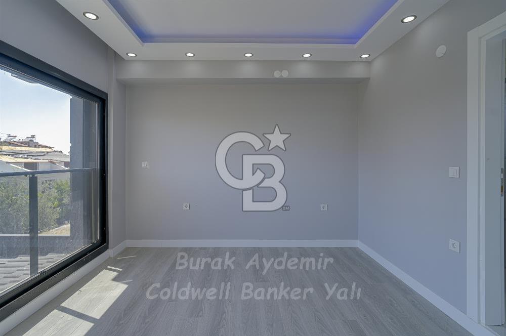  Dikili Cumhuriyet Mahallesi’nde 6+1 Müstakil Tripleks Villa – 300 m² Arsa Paylı, Otoparklı, 3 Teraslı