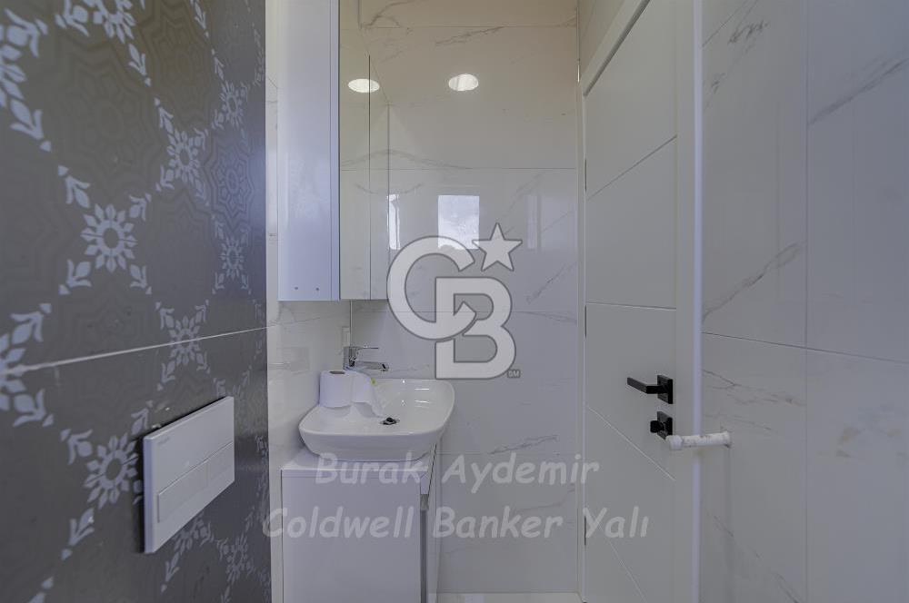  Dikili Cumhuriyet Mahallesi’nde 6+1 Müstakil Tripleks Villa – 300 m² Arsa Paylı, Otoparklı, 3 Teraslı
