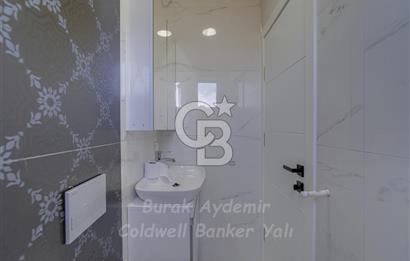  Dikili Cumhuriyet Mahallesi’nde 6+1 Müstakil Tripleks Villa – 300 m² Arsa Paylı, Otoparklı, 3 Teraslı
