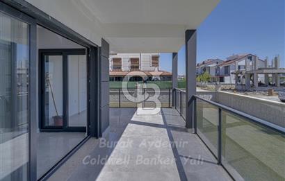  Dikili Cumhuriyet Mahallesi’nde 6+1 Müstakil Tripleks Villa – 300 m² Arsa Paylı, Otoparklı, 3 Teraslı