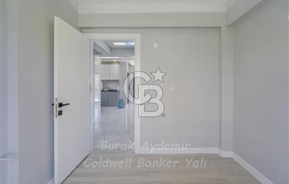  Dikili Cumhuriyet Mahallesi’nde 6+1 Müstakil Tripleks Villa – 300 m² Arsa Paylı, Otoparklı, 3 Teraslı