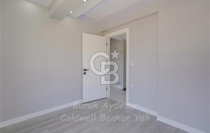  Dikili Cumhuriyet Mahallesi’nde 6+1 Müstakil Tripleks Villa – 300 m² Arsa Paylı, Otoparklı, 3 Teraslı
