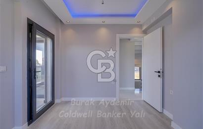  Dikili Cumhuriyet Mahallesi’nde 6+1 Müstakil Tripleks Villa – 300 m² Arsa Paylı, Otoparklı, 3 Teraslı