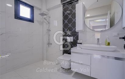 Dikili Cumhuriyet Mahallesi’nde 6+1 Müstakil Tripleks Villa – 300 m² Arsa Paylı, Otoparklı, 3 Teraslı