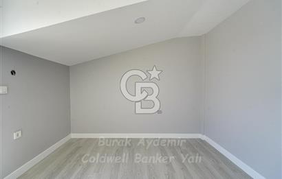  Dikili Cumhuriyet Mahallesi’nde 6+1 Müstakil Tripleks Villa – 300 m² Arsa Paylı, Otoparklı, 3 Teraslı