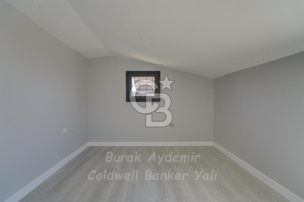  Dikili Cumhuriyet Mahallesi’nde 6+1 Müstakil Tripleks Villa – 300 m² Arsa Paylı, Otoparklı, 3 Teraslı