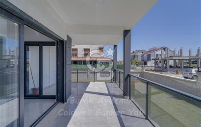  Dikili Cumhuriyet Mahallesi’nde 6+1 Müstakil Tripleks Villa – 300 m² Arsa Paylı, Otoparklı, 3 Teraslı