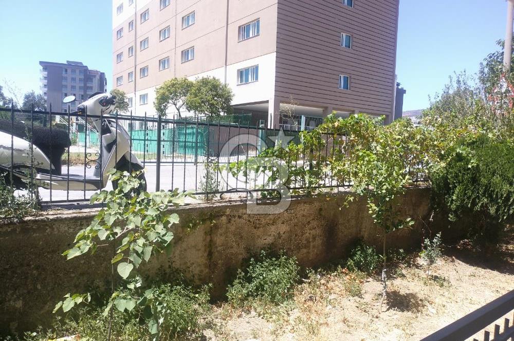 CB İYA GAYRİMENKUL' DEN KARŞIYAKA ŞEMİKLERDE SATILIK 1+1 DAİRE