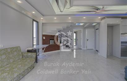  Dikili Cumhuriyet Mahallesi’nde 6+1 Müstakil Tripleks Villa – 300 m² Arsa Paylı, Otoparklı, 3 Teraslı