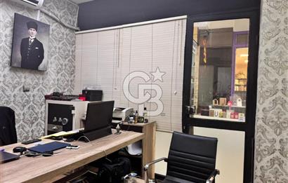 Üsküdar Kuyumcular Çarşısı'nda Satılık Net 24 m² Dükkan
