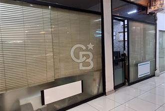 Üsküdar Kuyumcular Çarşısı'nda Satılık Net 24 m² Dükkan