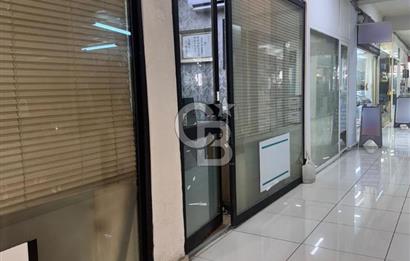 Üsküdar Kuyumcular Çarşısı'nda Satılık Net 24 m² Dükkan
