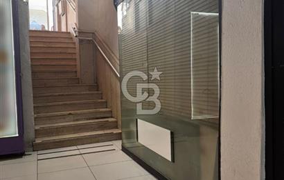 Üsküdar Kuyumcular Çarşısı'nda Satılık Net 24 m² Dükkan