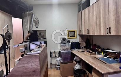Üsküdar Kuyumcular Çarşısı'nda Satılık Net 24 m² Dükkan
