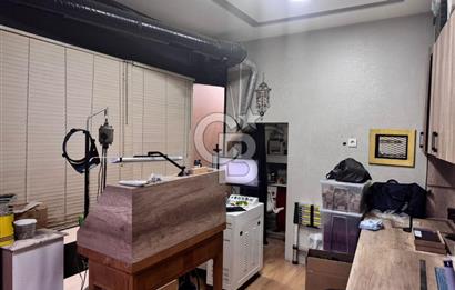 Üsküdar Kuyumcular Çarşısı'nda Satılık Net 24 m² Dükkan