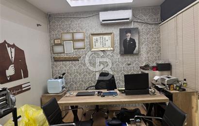 Üsküdar Kuyumcular Çarşısı'nda Satılık Net 24 m² Dükkan