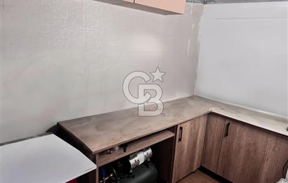 Üsküdar Kuyumcular Çarşısı'nda Satılık Net 24 m² Dükkan