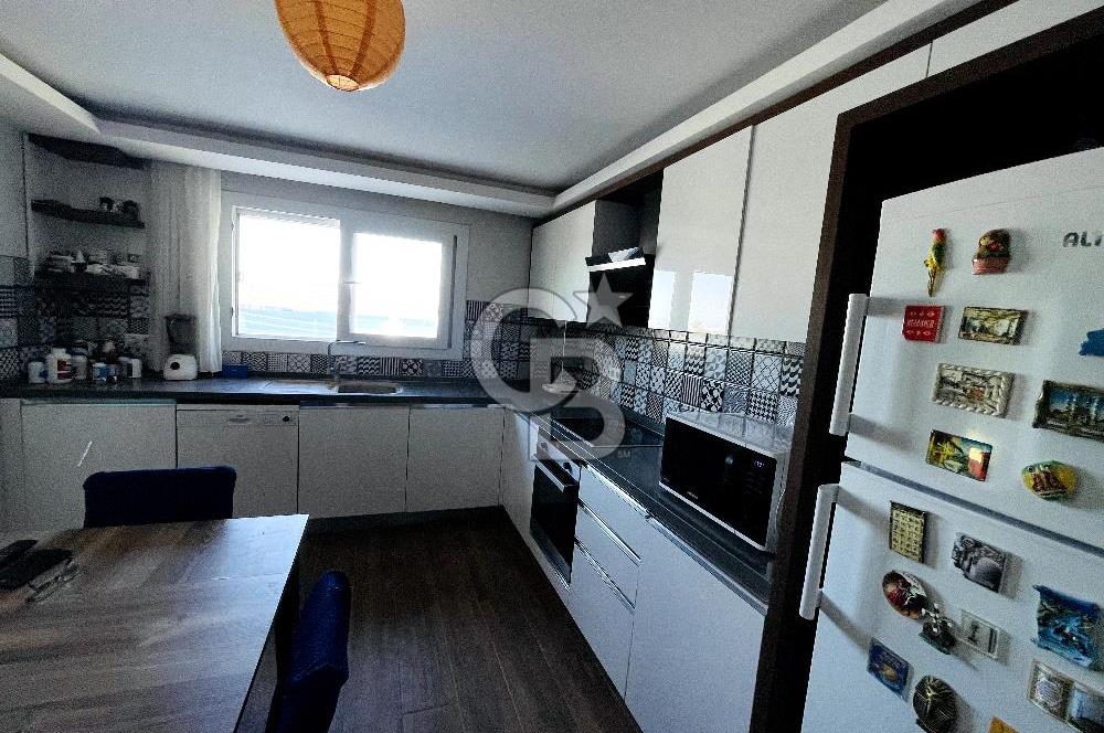 YENİ FOÇA'DA EŞSİZ MANZARALI MÜSTAKİL TRİPLEX VİLLA 