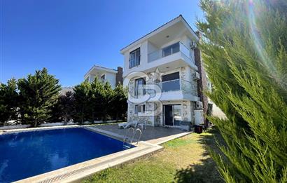 YENİ FOÇA'DA EŞSİZ MANZARALI MÜSTAKİL TRİPLEX VİLLA 