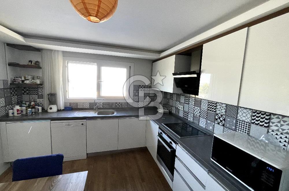 YENİ FOÇA'DA EŞSİZ MANZARALI MÜSTAKİL TRİPLEX VİLLA 