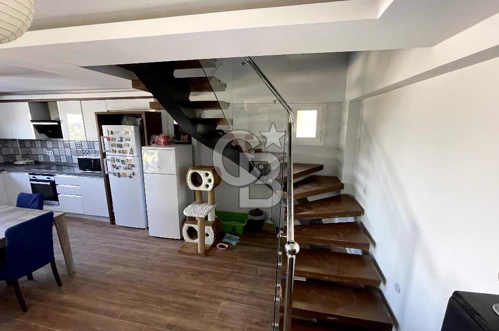 YENİ FOÇA'DA EŞSİZ MANZARALI MÜSTAKİL TRİPLEX VİLLA 
