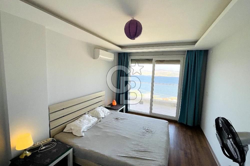 YENİ FOÇA'DA EŞSİZ MANZARALI MÜSTAKİL TRİPLEX VİLLA 