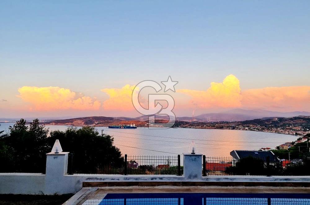 YENİ FOÇA'DA EŞSİZ MANZARALI MÜSTAKİL TRİPLEX VİLLA 