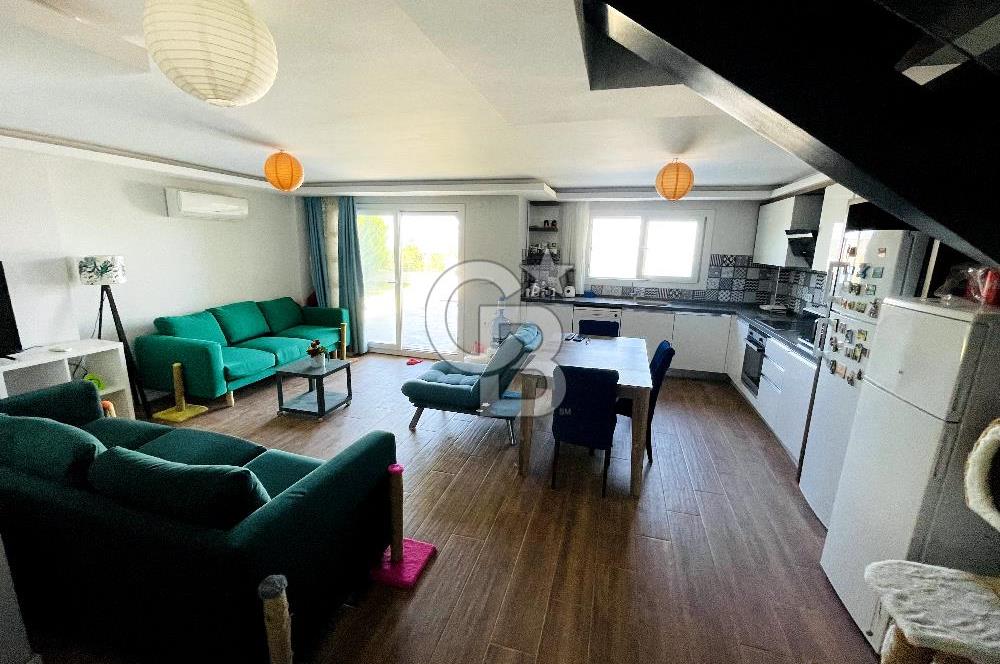YENİ FOÇA'DA EŞSİZ MANZARALI MÜSTAKİL TRİPLEX VİLLA 