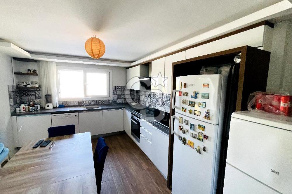 YENİ FOÇA'DA EŞSİZ MANZARALI MÜSTAKİL TRİPLEX VİLLA 